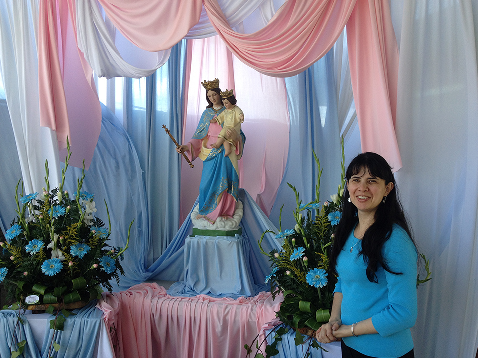 Canto en actividades religiosas Ministerio de Silvia Rodriguez